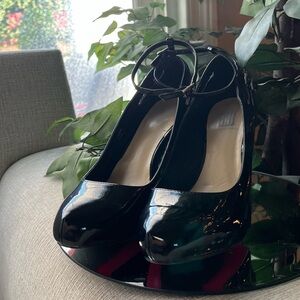 Signature Studio Glossy Black Heels